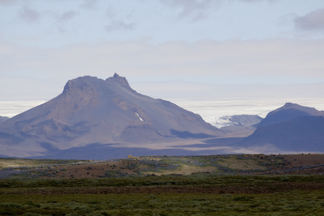 2011-07-08_11-29-49 island.jpg - Mittagsrast mit Blick zum Langjkull